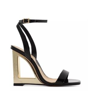 Schultz wedge heel. Blqck patent & Gold